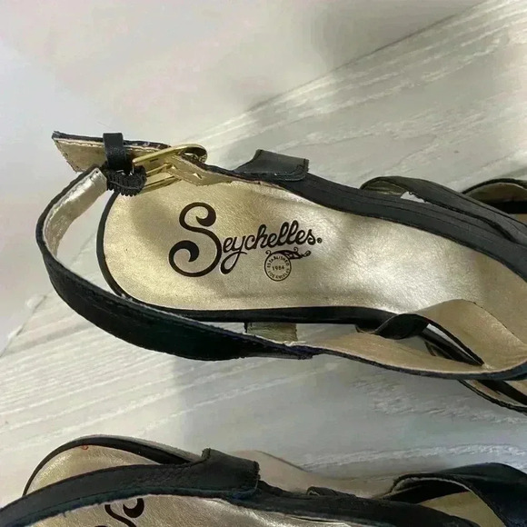Seychelles Black Wedged Sandals Size 8 1/2 - Picture 4 of 5